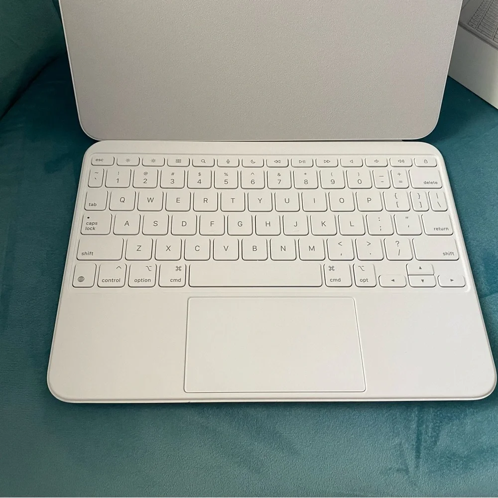 Apple iPad Magic Keyboard Folio - 10th generation